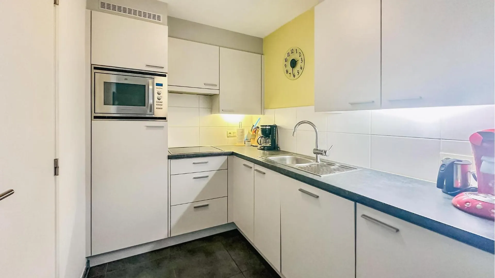 Lovely Apartment In Bredene With Kitchen 0*,
